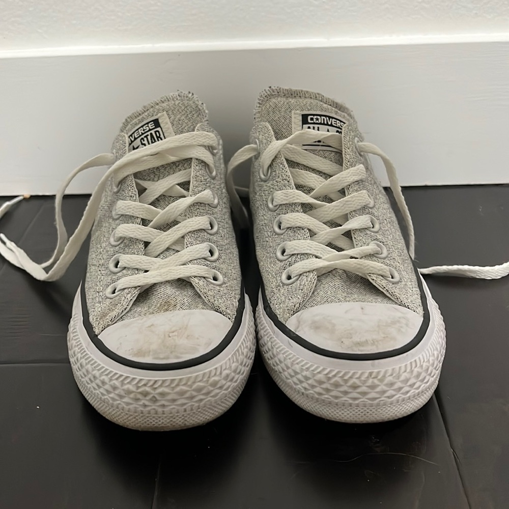Grey chucks sz 7 - great condition